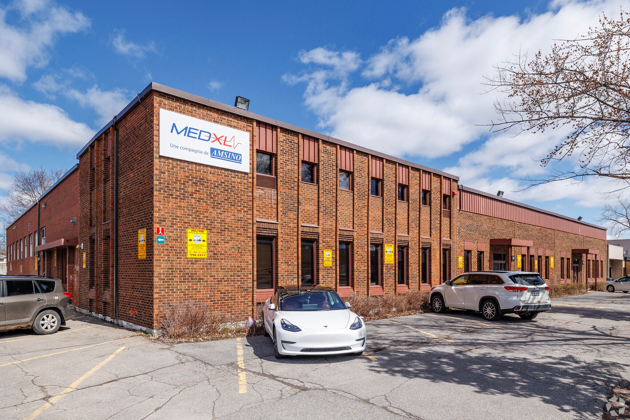 285 Av Labrosse, Pointe-claire, QC for lease Building Photo- Image 1 of 7