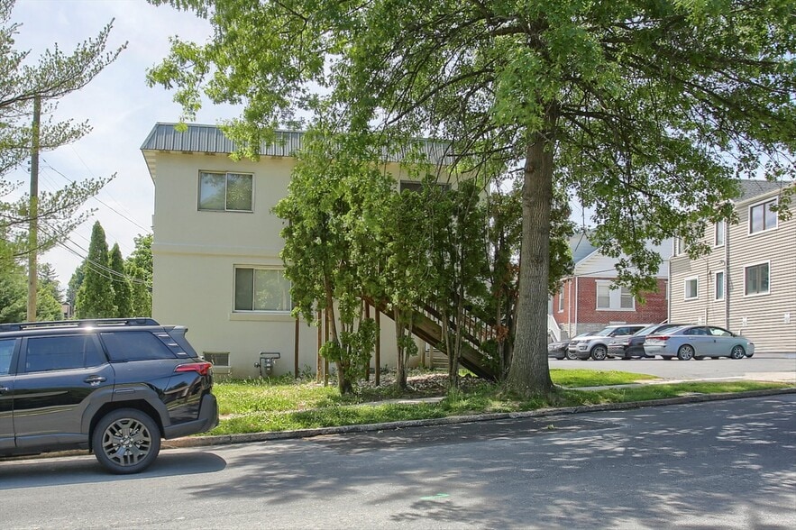 6 S 15th St, Camp Hill, PA for sale - Building Photo - Image 2 of 29