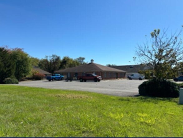 2815 Linkhorne Dr, Lynchburg, VA à vendre - Photo du bâtiment - Image 2 de 5