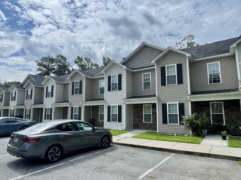 2915 Macgregor Downs Rd, Greenville, NC for sale - Building Photo - Image 2 of 4