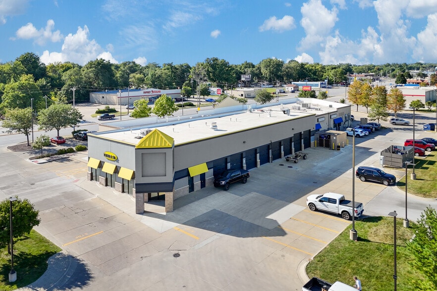 3701 E 14th St, Des Moines, IA for lease - Building Photo - Image 2 of 7