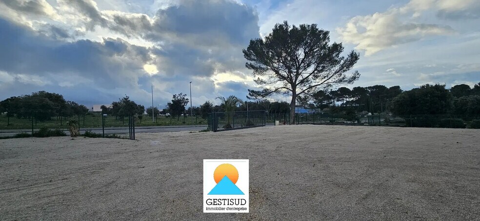 Flex in Signes for lease - Building Photo - Image 2 of 9