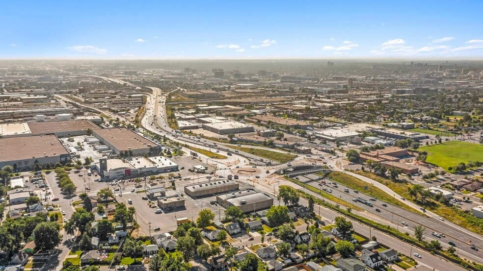 Chaffee Park Plaza portfolio of 2 properties for sale on LoopNet.ca - Aerial - Image 2 of 9