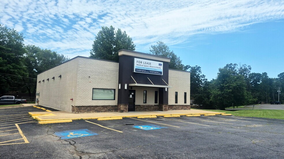 201 Airport Rd, Hot Springs, AR for lease - Building Photo - Image 2 of 3