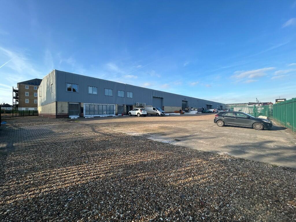 Slade Green Rd, Erith for lease Building Photo- Image 1 of 2