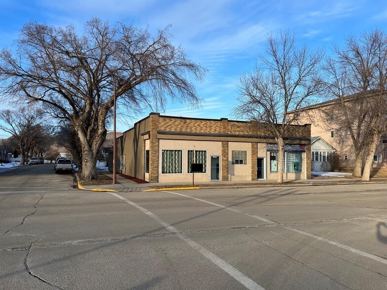 120 3 Av E, Drumheller, AB for lease - Building Photo - Image 1 of 1