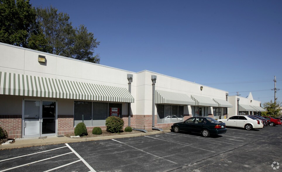 2937-2949 S Brentwood Blvd, Saint Louis, MO à louer - Photo du bâtiment - Image 3 de 8
