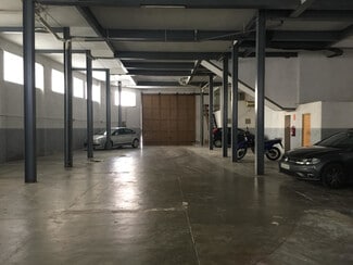 Plus de détails pour Multi-résidentiel à vendre