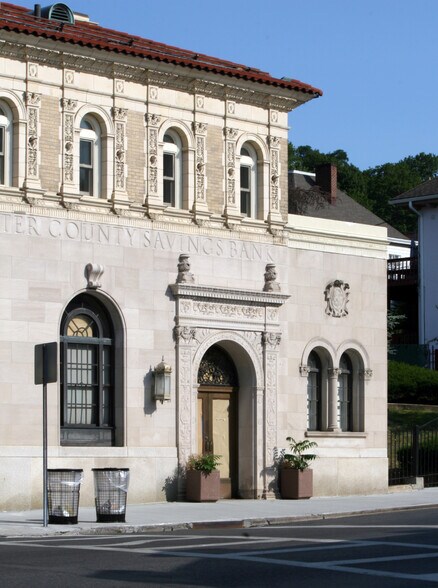 2 S Broadway, Tarrytown, NY à vendre - Photo principale - Image 2 de 50