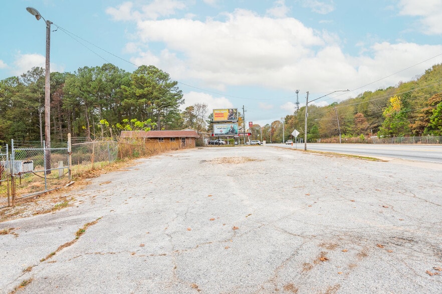 2680 Martin Luther King Jr Dr SW, Atlanta, GA for sale - Building Photo - Image 2 of 30