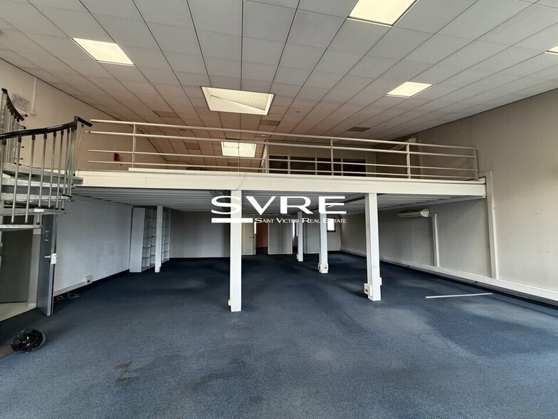 Retail in Marseille for sale - Interior Photo - Image 3 of 12