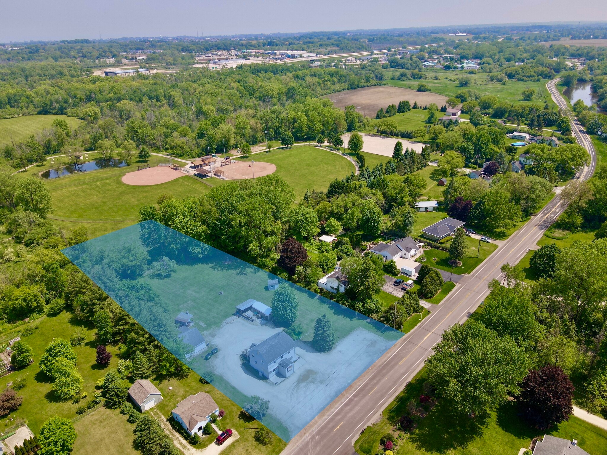 3172 N Riverside Dr, Saukville, WI for lease Primary Photo- Image 1 of 17
