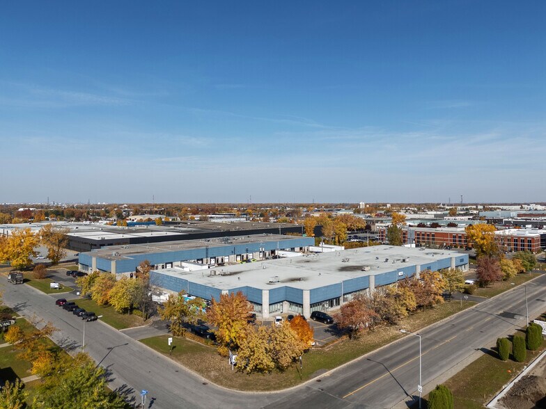 2115-2147 Rue de la Province, Longueuil, QC à louer - Photo du bâtiment - Image 2 de 14
