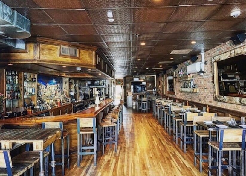 70 E Main St, Bay Shore, NY for lease - Interior Photo - Image 1 of 7