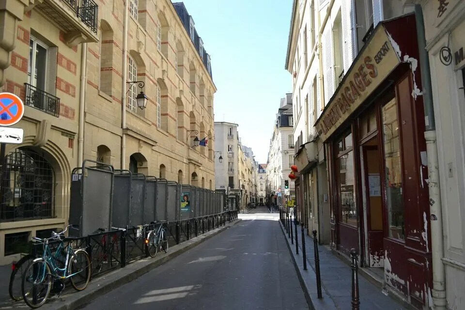 Commerce de détail dans Paris à vendre Photo du bâtiment- Image 1 de 3