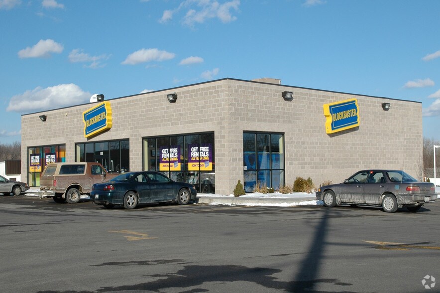 555 W Union St, Newark, NY à vendre - Photo du bâtiment - Image 2 de 2