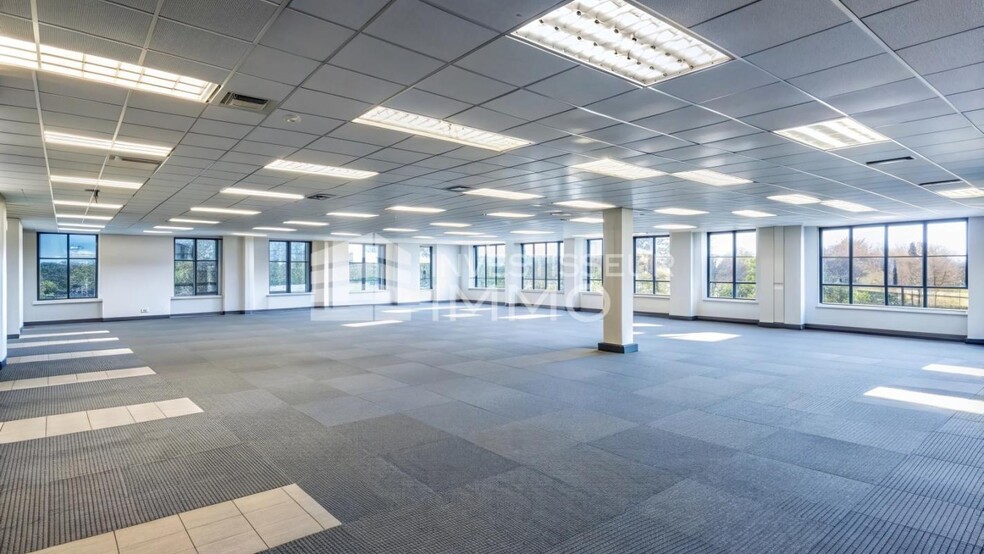 Office in Gennevilliers for lease - Interior Photo - Image 1 of 1
