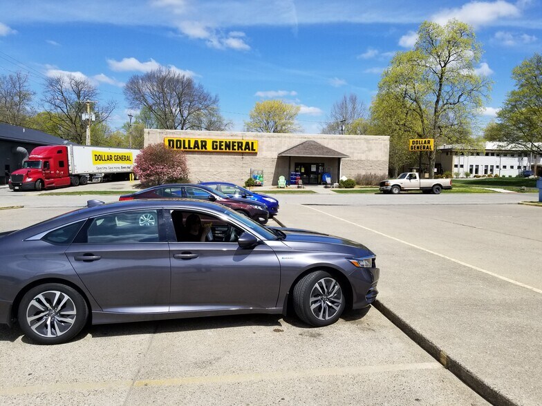 421 N Jefferson St, Covington, IN à vendre - Photo du bâtiment - Image 3 de 4