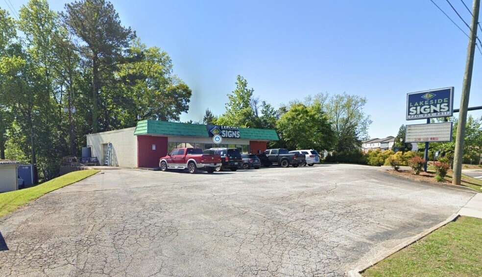 4844 Lawrenceville Hwy NW, Lilburn, GA à vendre - Photo du bâtiment - Image 1 de 3
