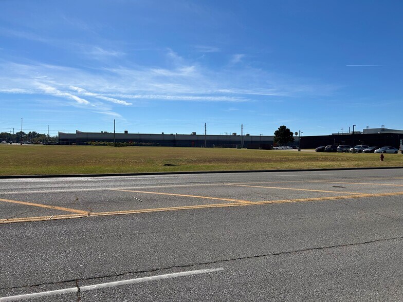 2339 Hillside Dr, Broken Arrow, OK à vendre - Photo principale - Image 1 de 4