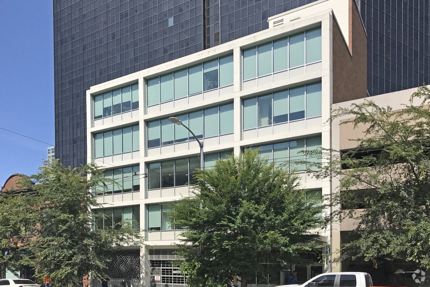 2112 3rd Ave, Seattle, WA à vendre - Photo du bâtiment - Image 2 de 15