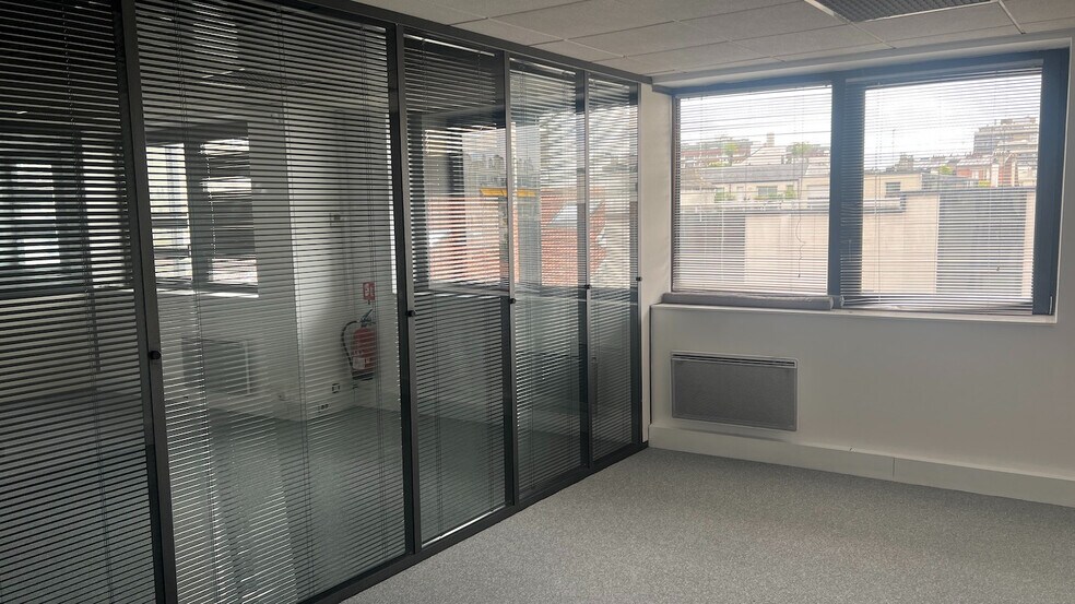 Office in Boulogne-Billancourt for lease - Interior Photo - Image 2 of 13