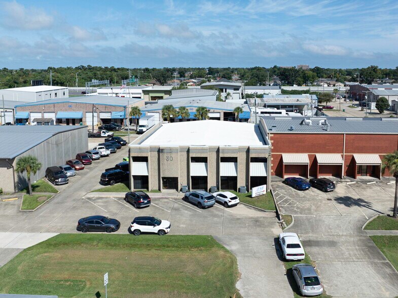 30 Veterans Memorial Blvd, Kenner, LA à vendre - Photo du bâtiment - Image 3 de 26