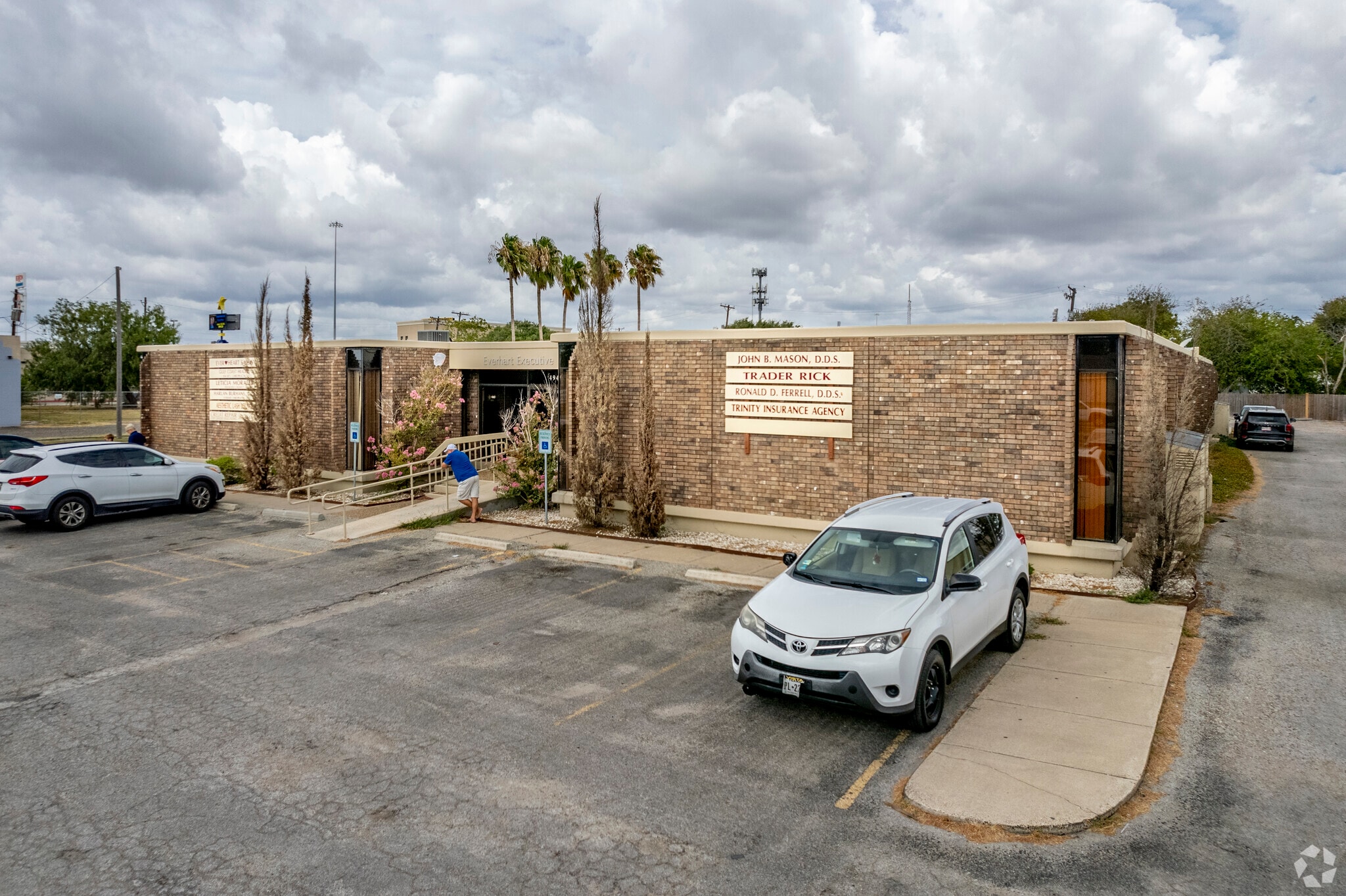 4949 Everhart Rd, Corpus Christi, TX for lease Building Photo- Image 1 of 6