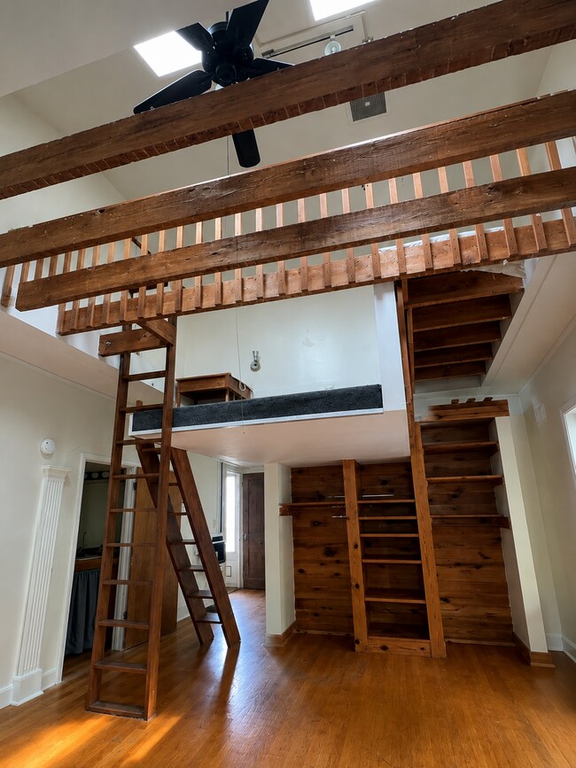 Plus de détails pour CAMPUS SIDE APARTMENTS - SYRACUSE NY – Multi-résidentiel à vendre, Syracuse, NY