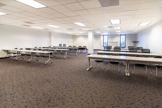 4415 W Harrison St, Hillside, IL à louer Photo intérieure- Image 2 de 3