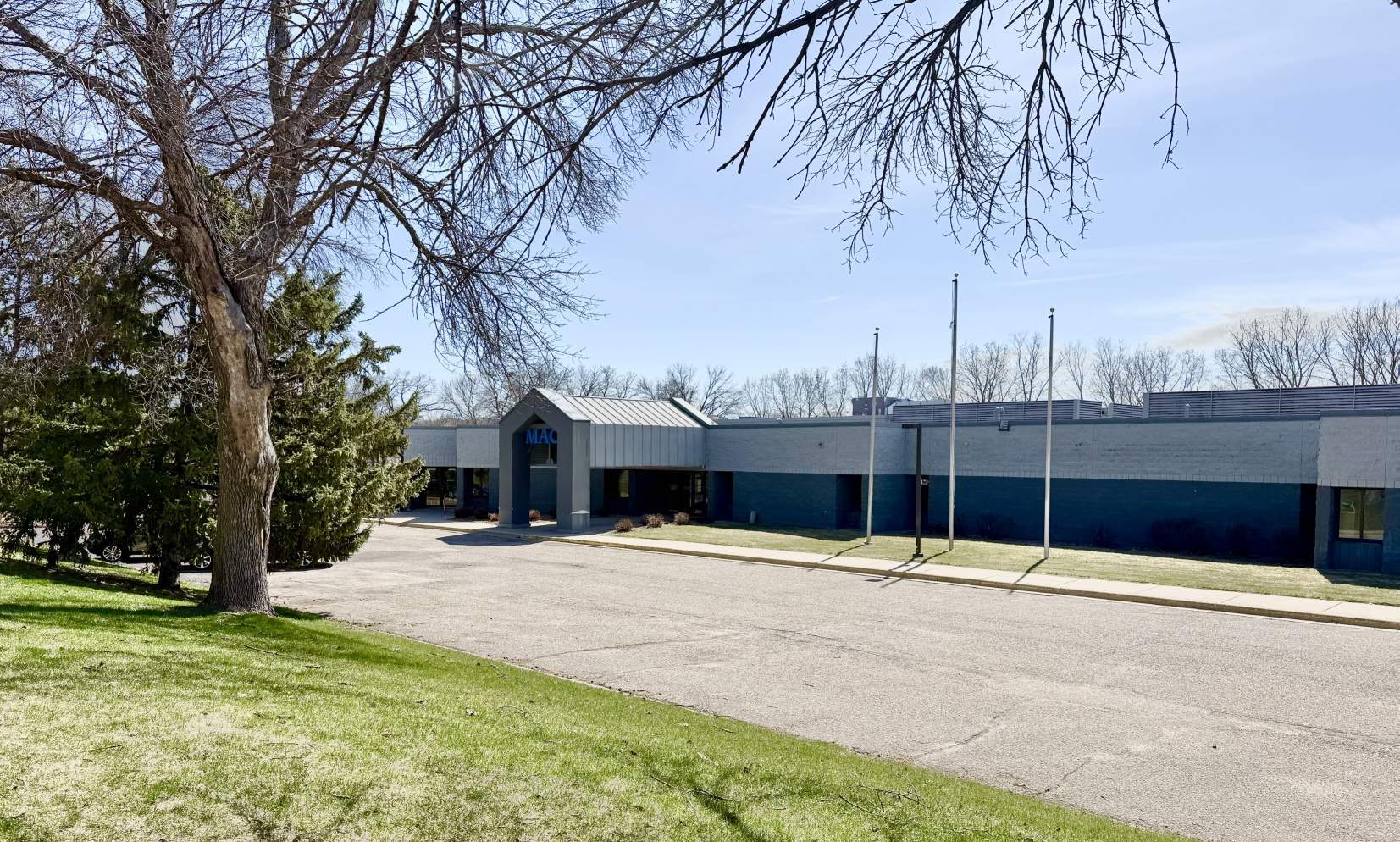 2110 Silver Bell Rd, Eagan, MN for sale Building Photo- Image 1 of 7
