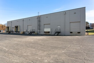 500 Radar Rd, Greensboro, NC à louer Photo du bâtiment- Image 2 de 2