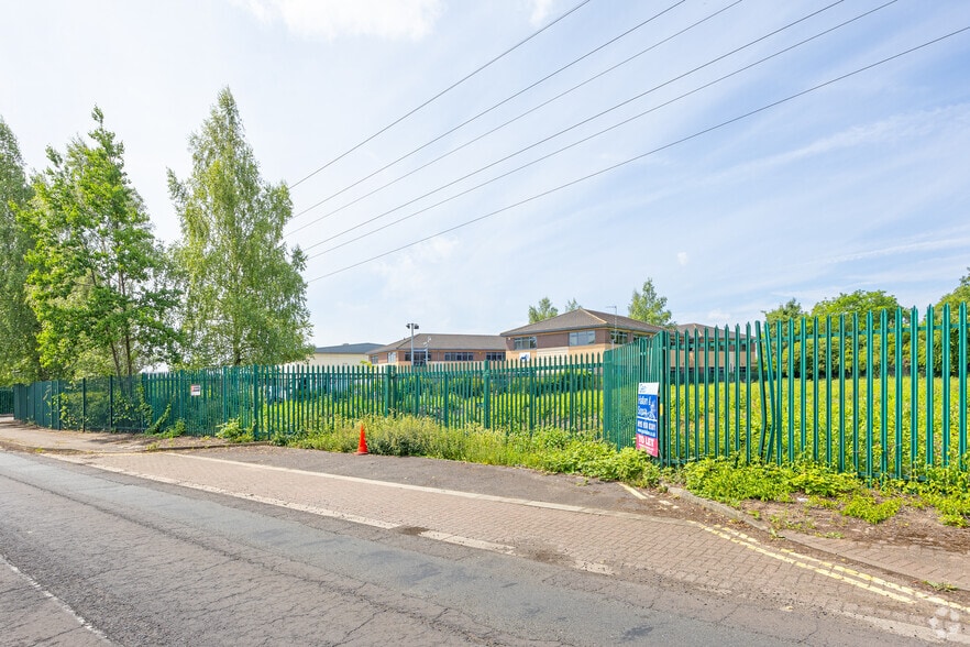 Rennie Hogg Rd, Nottingham à louer - Photo du bâtiment - Image 3 de 3