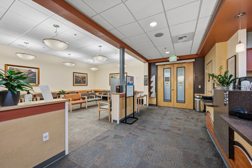 280 Sierra College Dr, Grass Valley, CA à vendre - Photo du bâtiment - Image 3 de 10