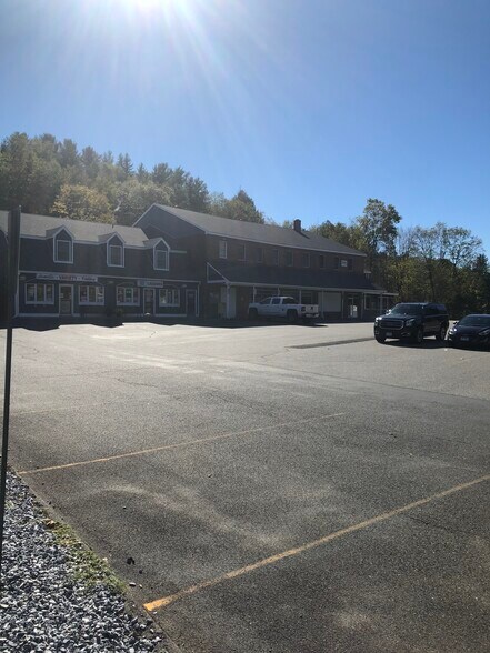 484 Main St, Hampden, MA à louer - Photo du bâtiment - Image 2 de 5