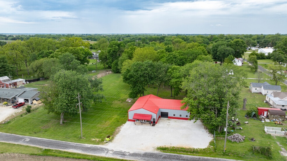 405 Fulton St, White Hall, IL for sale - Primary Photo - Image 1 of 24