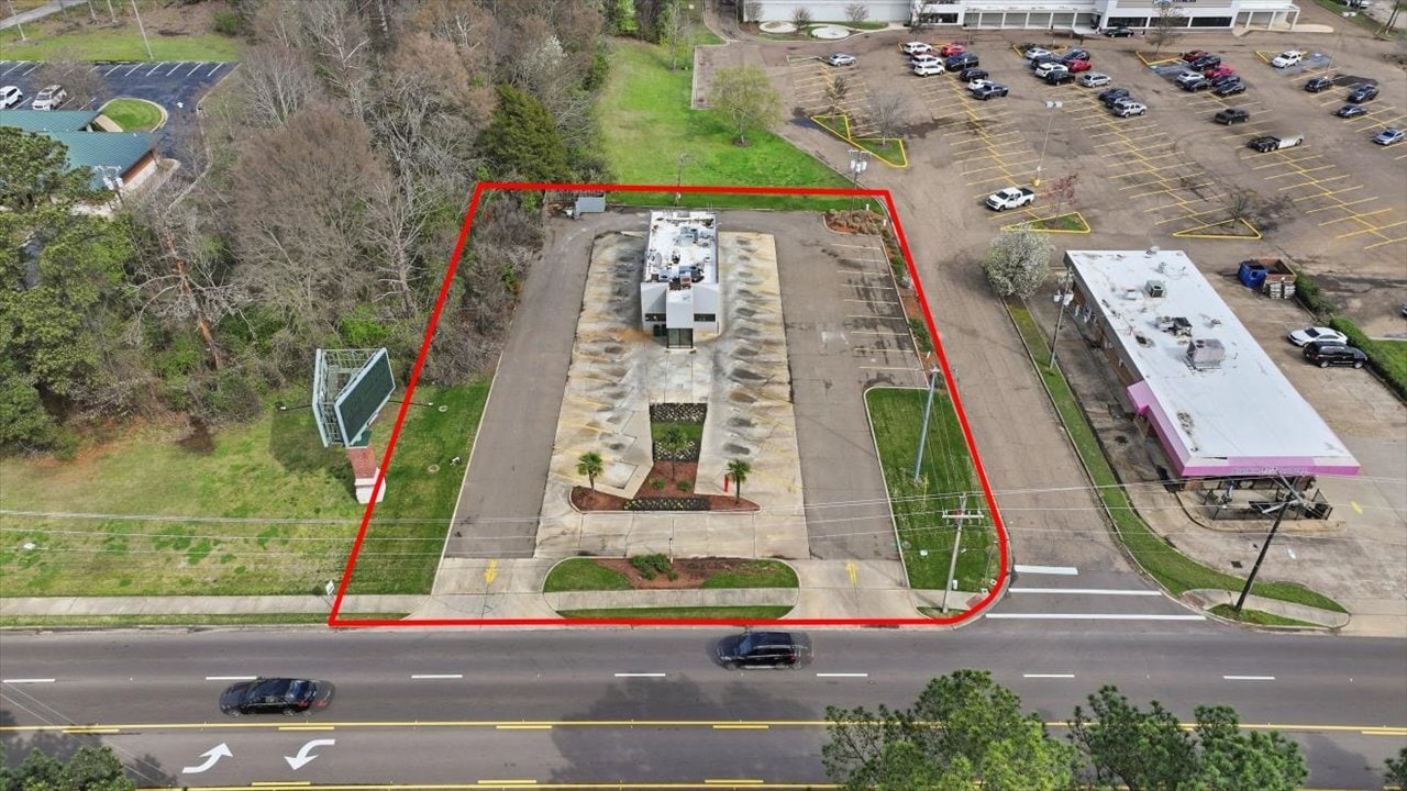 1900 E County Line Rd, Ridgeland, MS for sale Primary Photo- Image 1 of 46