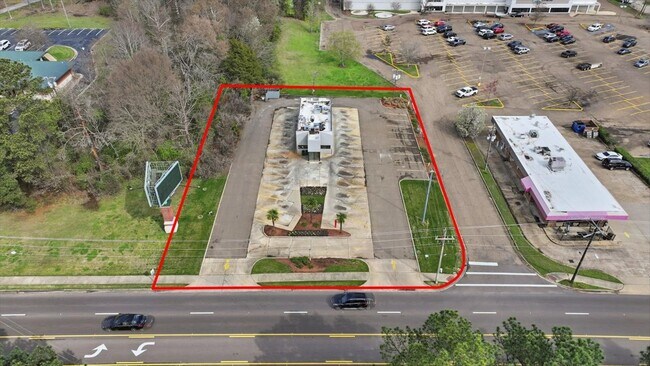 Plus de détails pour 1900 E County Line Rd, Ridgeland, MS - Commerce de détail à vendre