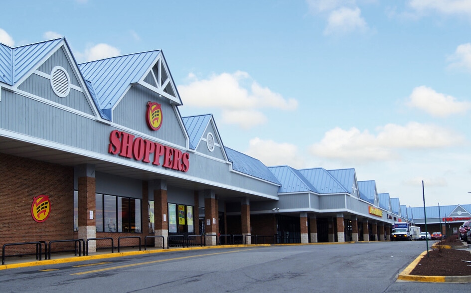 5848-5870 Silver Hill Rd, District Heights, MD for lease - Building Photo - Image 1 of 3