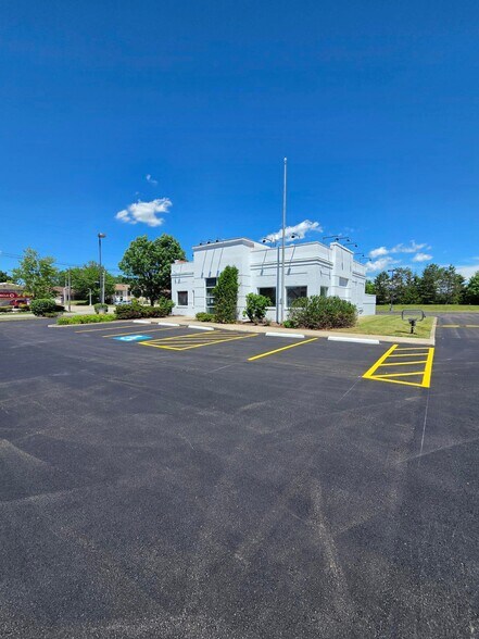 1245 Pearl Rd, Brunswick, OH à louer - Photo du bâtiment - Image 3 de 8