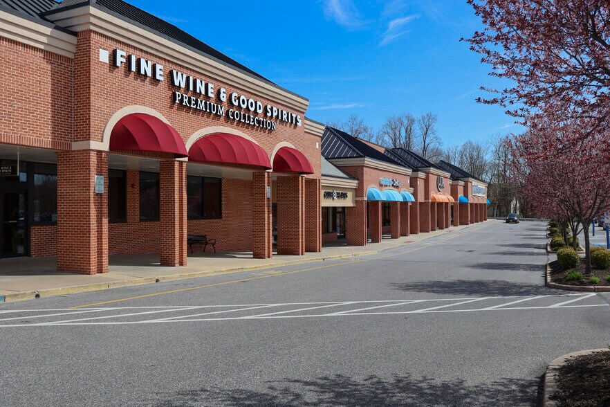 825-881 E Baltimore Pike, Kennett Square, PA à louer - Photo du bâtiment - Image 3 de 15