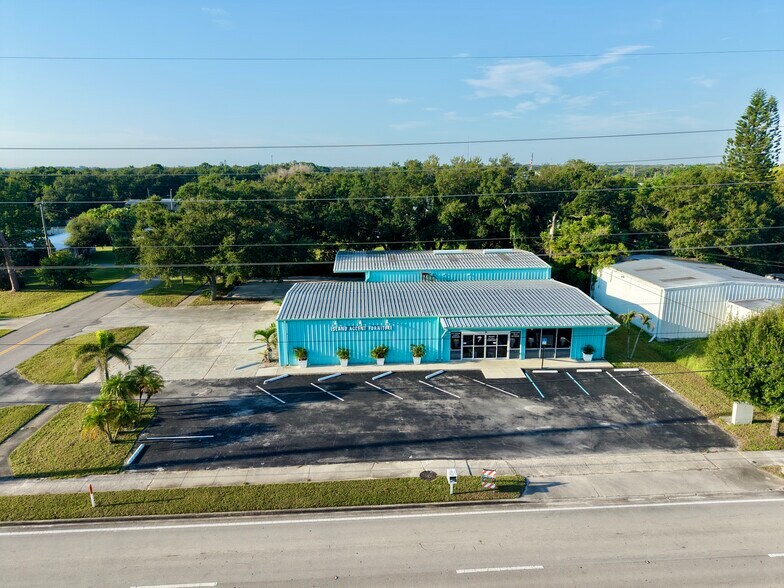 715 12th St, Vero Beach, FL à vendre - Photo du bâtiment - Image 3 de 10