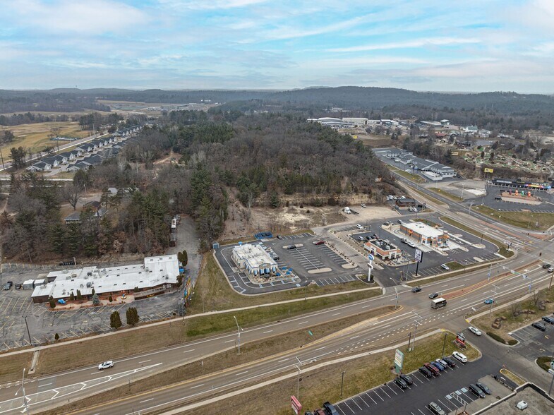 23.36 Acre US Hwy 12, Wisconsin Dells, WI à vendre - Photo du bâtiment - Image 2 de 2