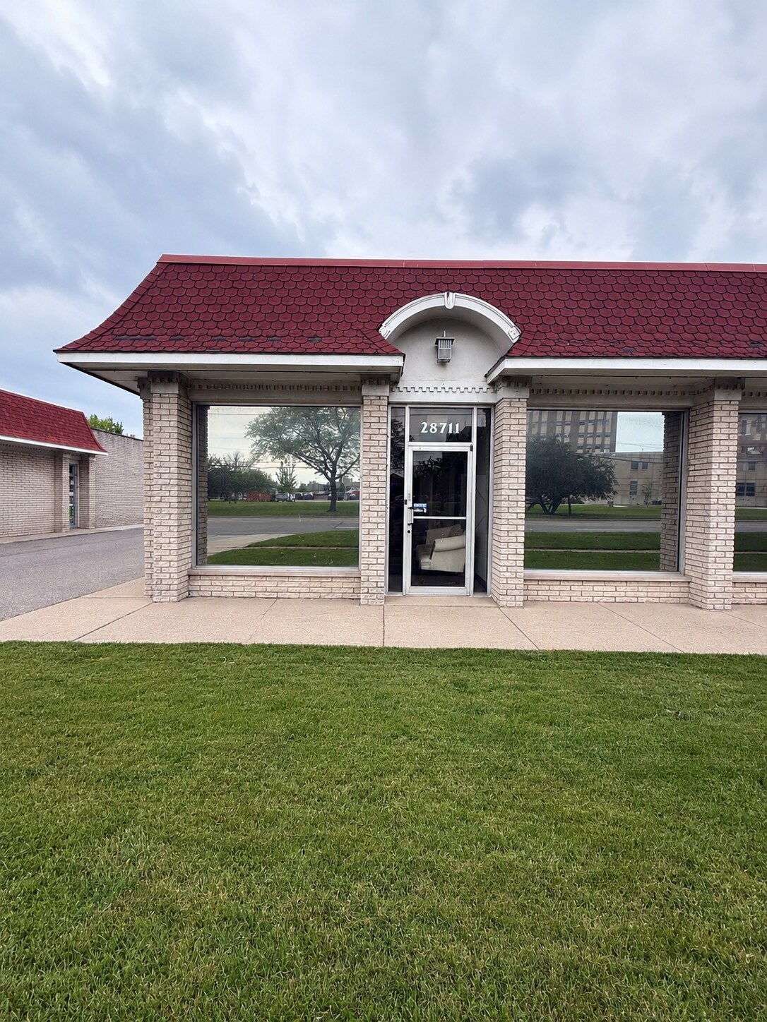 28711-28717 Hoover Rd, Warren, MI for lease Interior Photo- Image 1 of 7