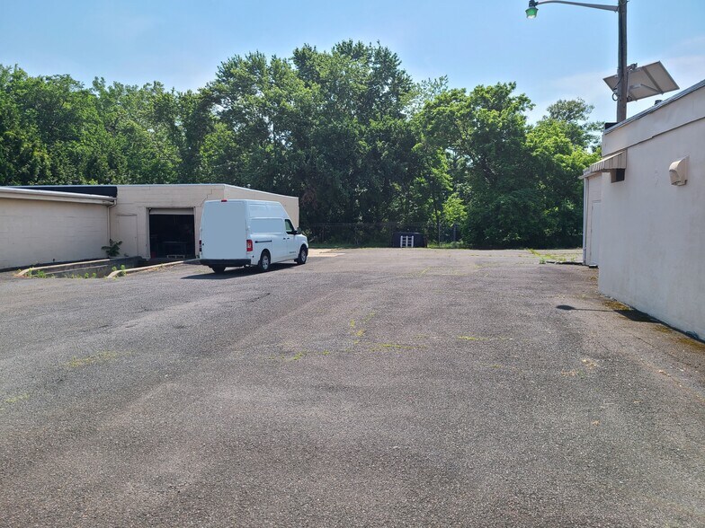 304 Stokes Ave, Ewing, NJ à vendre - Photo du bâtiment - Image 3 de 15