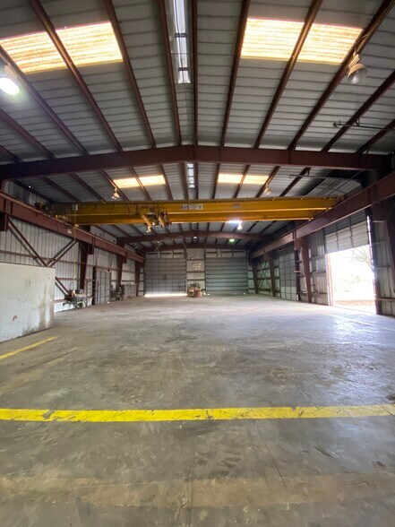 4836 Fish Ln, Beeville, TX à vendre - Photo intérieure - Image 2 de 8