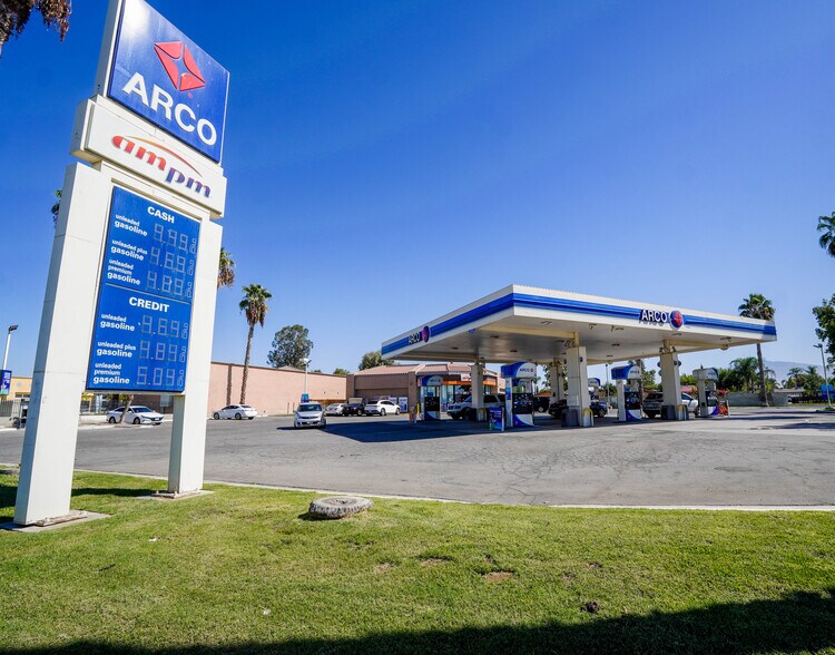 8116 Lamont St, Lamont, CA à vendre - Photo du bâtiment - Image 2 de 8