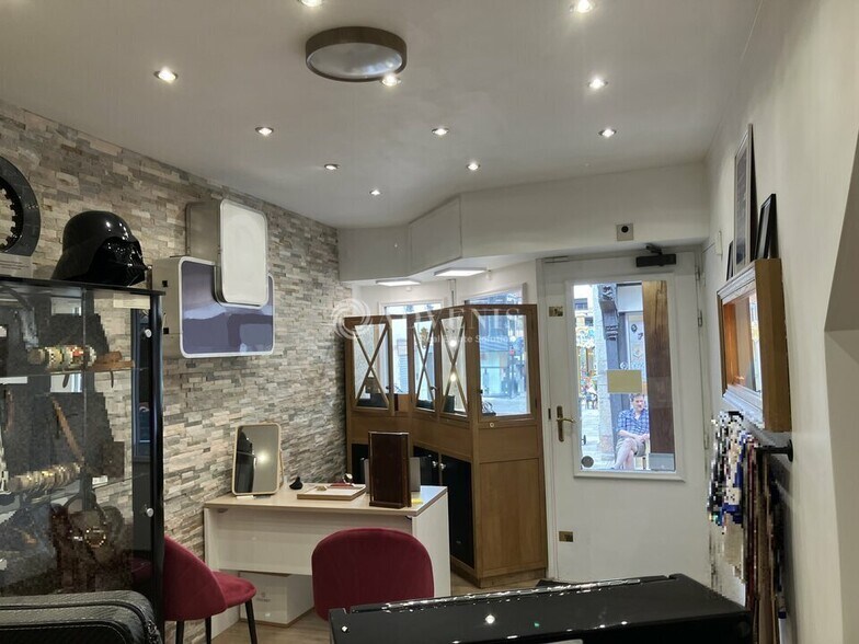 Retail in Bourges for sale - Interior Photo - Image 3 of 3
