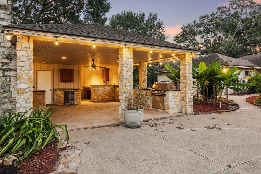 16218 Barklea Rd, Cypress, TX à vendre - Photo du bâtiment - Image 2 de 36