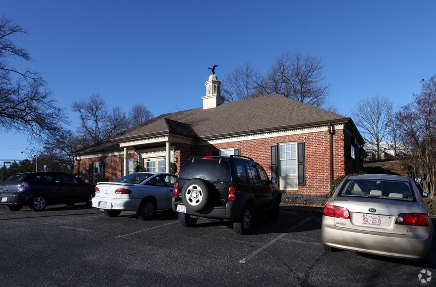 824 S Dekalb St, Shelby, NC à vendre - Photo du bâtiment - Image 2 de 43